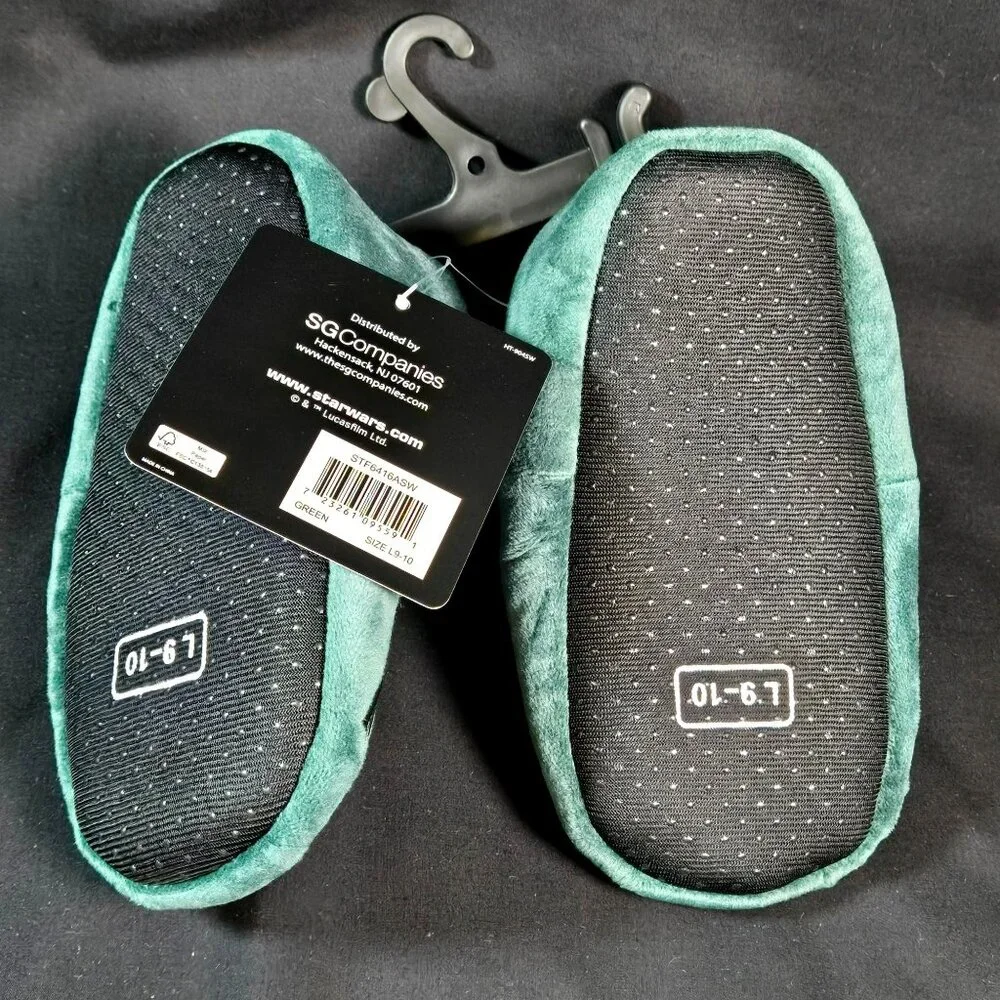 Star Wars Mandalorian Boba Fett Kids Sz 9/10 Slippers Green Red Gripper Shoes